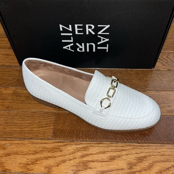Naturalizer Shoes - Naturalizer Mariana Chain Link Loafer All White With Gold Chain Women’s Size 9